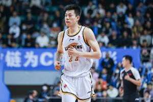 媒體人：CBA球員交易這一塊 從來(lái)都是要么就不做 要么就各取所需