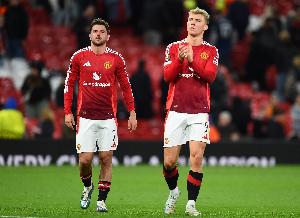 天空：那不勒斯曼聯(lián)今日繼續(xù)談判，霍伊倫曼聯(lián)都要求明確買斷條款