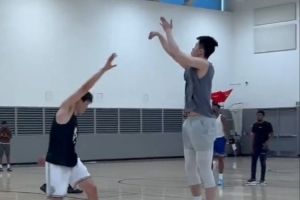 76人隊(duì)記曬球隊(duì)多位球員訓(xùn)練視頻 楊瀚森和郭昊文也在一起訓(xùn)練