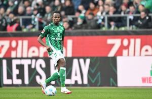 記者：萊斯特城、伊鎮(zhèn)、巴黎FC、漢堡有意曼城邊衛(wèi)卡博雷