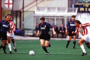 30年前的今天：薩內(nèi)蒂上演國米處子秀，開啟858場藍(lán)黑故事