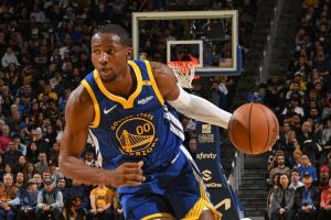 2年4500萬(wàn)&球隊(duì)選項(xiàng)&放棄否決權(quán)！庫(kù)明加沒(méi)接受因他真不想回勇士