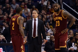 盧：當(dāng)詹姆斯得知?dú)W文被交易至綠軍后 他很崩潰坐了10分鐘沒(méi)說(shuō)話