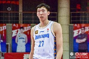 網(wǎng)友表示廣東去年賣周琦賣了不止5000萬 媒體人：5000W看不起誰呢