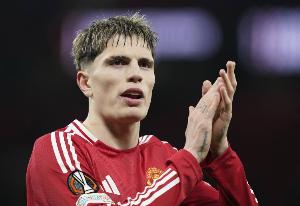 衛(wèi)報(bào)：切爾西引進(jìn)加納喬的優(yōu)先級(jí)高于西蒙斯，且無(wú)需先出售球員