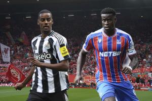 個人條款都已達(dá)協(xié)議！德天空：利物浦準(zhǔn)備關(guān)窗前簽下伊薩克+格伊