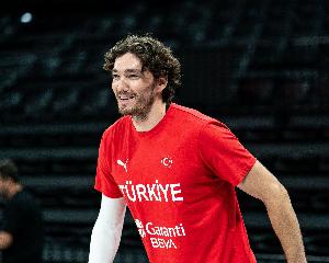 得分好手！奧斯曼11中6&罰球10中7拿到21分&另有2板1助1斷