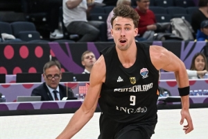 穩(wěn)定輸出！小瓦格納11中6&10罰8中輕松砍21分 正負值+21全場最高