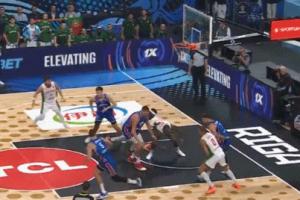 賞心悅目！約基奇&約維奇各一個單手傳球 助阿夫完成快攻