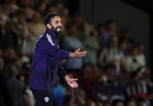 無(wú)路可退！曼晚：曼聯(lián)必須拿下伯恩利，建議姆貝莫新援三叉戟首發(fā)