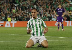 記者：貝蒂斯和曼聯(lián)就安東尼轉(zhuǎn)會達成協(xié)議，但仍需和球員談判