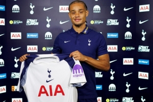 弗蘭克：西蒙斯在10號(hào)位和左邊鋒位置都展現(xiàn)了進(jìn)球助攻的能力