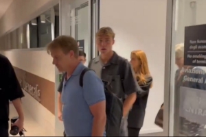 新鋒霸！霍伊倫飛抵意大利羅馬，即將接受那不勒斯體檢