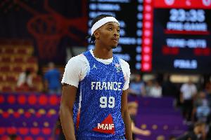 鋒線尖兵！庫利巴利8中5得到13分4籃板1助攻1搶斷