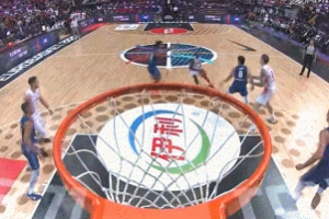 歸化的作用！洛伊德17中10砍全場(chǎng)最高27分&自投自補(bǔ)打進(jìn)準(zhǔn)絕殺