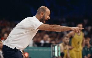 外線很準(zhǔn)！希臘全隊(duì)三分25投14中 命中率高達(dá)56%