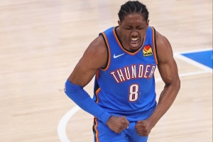 杰倫威：我們帶著防守心態(tài)打球 亞歷山大作為領(lǐng)袖以身作則