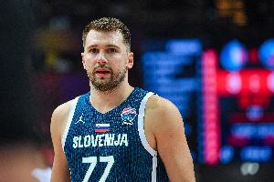 勞苦功高！東契奇半場(chǎng)16中6砍下兩隊(duì)最高19分 另有6板2助2斷