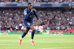 登貝萊：我因身體不適被換下&將接受核磁共振檢查 我認(rèn)為問(wèn)題不大