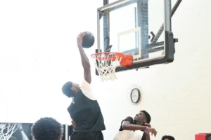 去你的籃球夢！亞歷山大訓(xùn)練營上演精彩自拋?zhàn)钥郏? >
                                        </div>
                                    </div>
                                    <div   id=