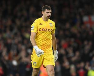 天空體育：曼聯(lián)同時在談馬丁內(nèi)斯和拉門斯，以便后續(xù)決定簽?zāi)囊晃? >
                                        </div>
                                    </div>
                                                                        <div   id=