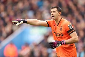 BBC：曼聯(lián)仍在權(quán)衡引進(jìn)馬丁內(nèi)斯還是拉門斯，維拉也有意拉門斯