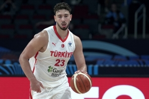 訓(xùn)練師：申京看著像57歲的人 他低位技術(shù)歐洲最強(qiáng)但仍需開發(fā)三分