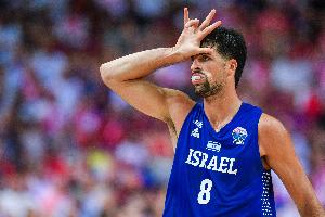 一人幾乎頂一套首發(fā)！阿夫迪亞砍下23分 法國首發(fā)五人合計(jì)僅25分