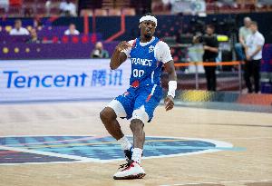 籃球之神的懲罰？上場最后時(shí)刻刷分的弗朗西斯科本場8中1僅得2分