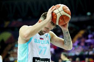 當(dāng)?shù)之?dāng)媽！東契奇場均33分+9.7助均為賽會第1 斯洛文尼亞1勝2負(fù)