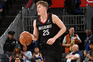 約維奇：對(duì)亞庫(kù)喬尼斯非常了解 對(duì)于他掉到20順位感到意外