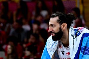 三分神準(zhǔn)！申格利亞14中10&三分5中5砍全場最高27分 正負(fù)值+33