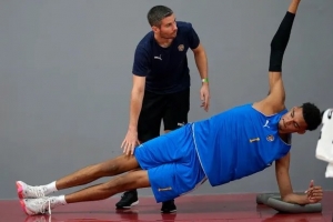 隊記：文班亞馬在科學增肌&以賈巴爾為標桿 后者打了20個賽季