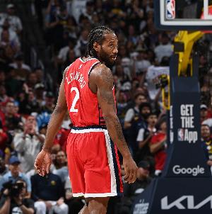 還有捆綁條款？美記：小卡陰陽合同規(guī)定若換隊/退役就拿不滿2800W