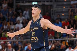 手感冰涼！豐泰基奧半場7投僅1中拿到3分5板 正負(fù)值-8