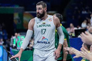 頂梁柱！瓦蘭丘納斯全面發(fā)揮11中7砍18分9板 另有2助2斷2帽