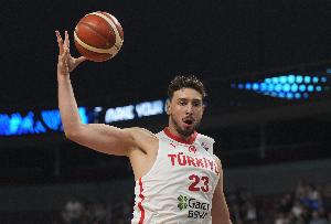 進(jìn)化了！申京強(qiáng)度拉滿硬鋼約基奇 28+13+8+關(guān)鍵搶斷贏下火龍對(duì)決