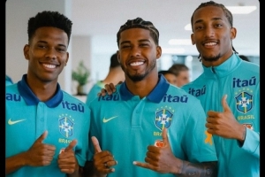 ????入選本期巴西隊(duì)，切爾西社媒曬若昂-佩德羅等三人合照