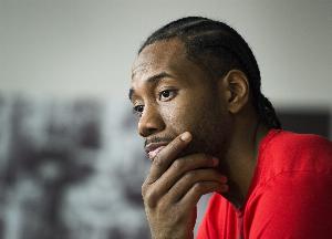 美記：萊昂納德曾要求猛龍老板為其爭(zhēng)取1500萬美元代言