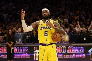 老兵不死！09屆前仍14人屹立聯(lián)盟 長河奔騰炮火響 愛神死神威震天