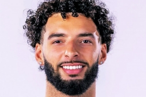 美記：太陽隊(duì)已與后衛(wèi)亞歷克斯-舒馬赫簽下一份Exhibit-10 合同