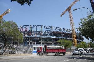 每體：克魯伊夫球場預計承辦巴薩vs瓦倫，前3個主場可能換3個場地