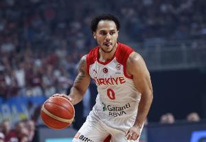 手感一般！拉金12投3中&罰球3中3得到10分2板3助 正負(fù)值+8