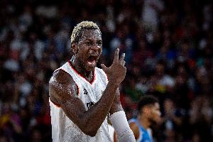 里突外投！邦加首節(jié)6分鐘3中2拿到5分2板 三分2中1