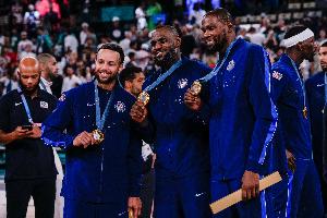 美記：現(xiàn)役75大退役后大概率都能進(jìn)名人堂 詹杜庫登威 炮字眉卡表