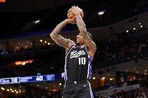 阿門：范弗里特說防德羅贊時(shí)吃晃就罰100塊 我和白魔共交200塊