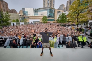 外媒：詹姆斯重返中國引發(fā)球迷狂熱 這種激情在美國是難以見到的