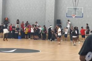 這個視角瞧瞧~媒體人曬詹姆斯連續(xù)三投打鐵視頻：嗯……有風(fēng) 有風(fēng)