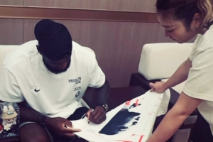 李夢曬老詹簽名視頻：愿我的老板和這位遠(yuǎn)道而來的老板影響更多人