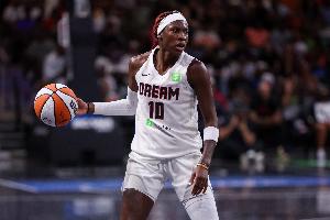 炸裂！WNBA夢想隊(duì)瑞尼-霍華德半場15中10&三分10中7砍下29分